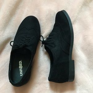 women’s unr8ed Oxford shoes. Black suede, size 8M!
